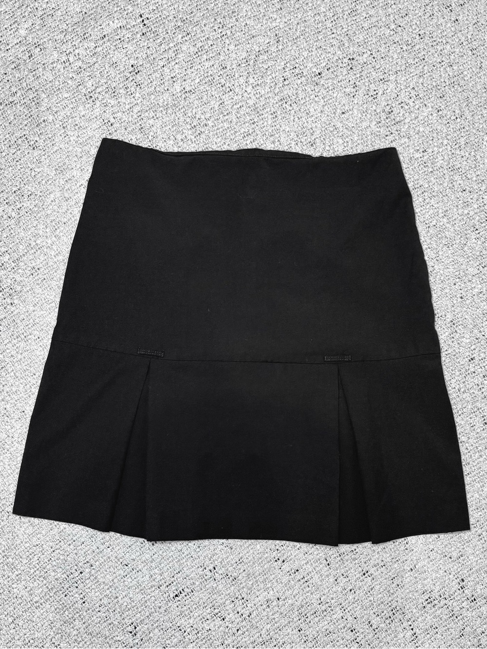 White House Black Market Y2K Black Pleated Mini Skirt Office Siren Size 4